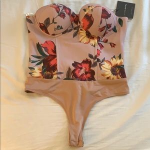 JLUXLABEL floral body suit sz M